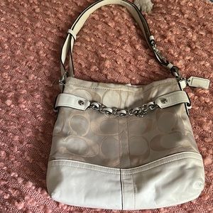 Coach purse 👛 Satchel style looks practically new!!!